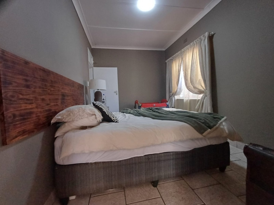To Let 3 Bedroom Property for Rent in Adamayview North West
